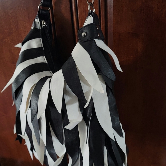 Black & White Bag - Picture 4 of 10
